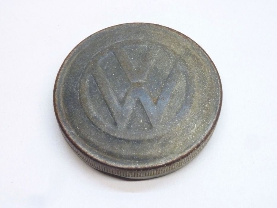 Tankdeckel mit Dichtung, Ø 70 mm, flach, mit VW-Zeichen