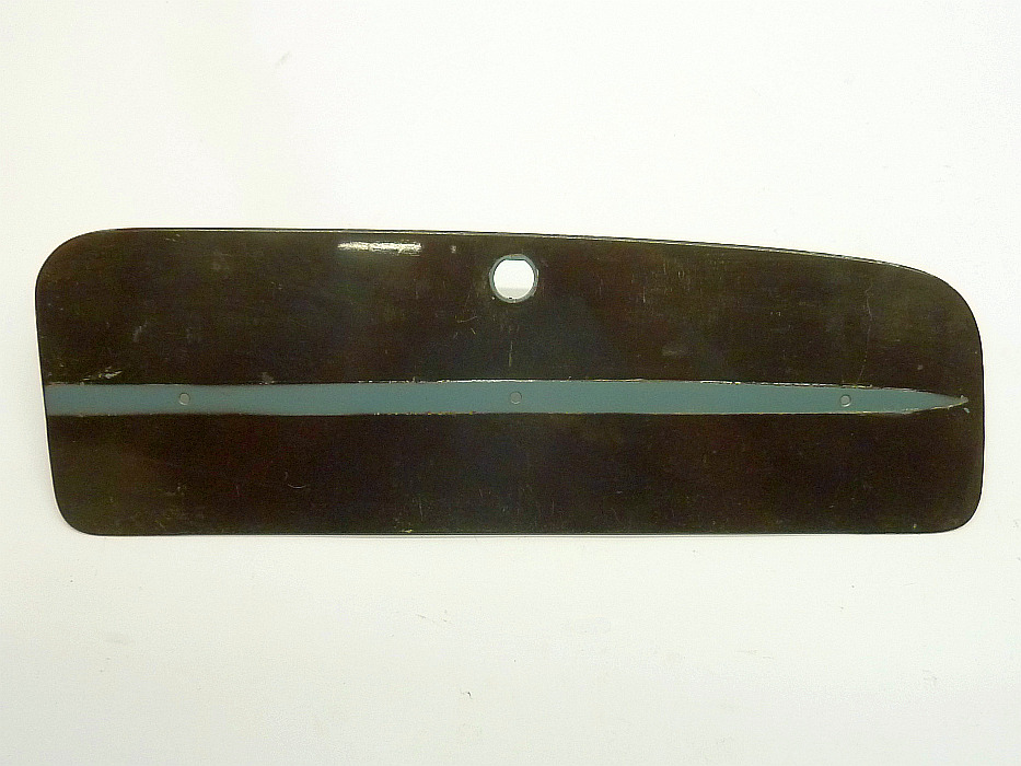 Deckel für Handschuhfach, mit "kleinen" Löchern für Zierleiste