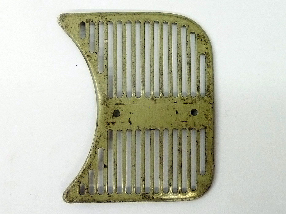 Ziergitter für Armaturenbrett, rechts, für Tankuhr, ab Bj.08/57 (nicht 1303) – Angebot von Ralfs VW-Teile