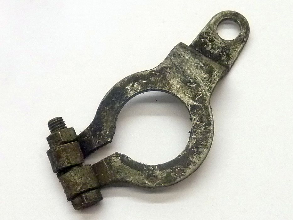 Halter für Verteiler – Angebot von Ralfs VW-Teile