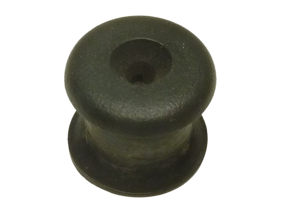 Hülse für Bolzen, an dem die Lehne einrastet, Befestigung mit 4,8 mm-Linsensenkkopfblechschraube