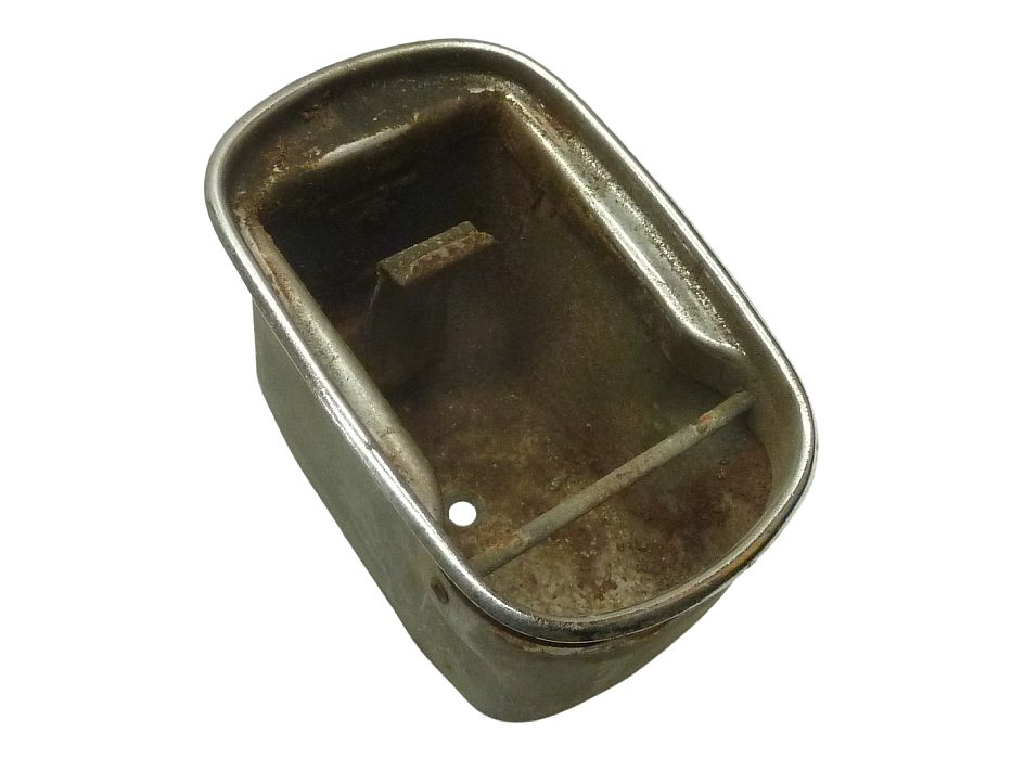 Gehäuse für Aschenbecher, mit Chromrand, A3-4