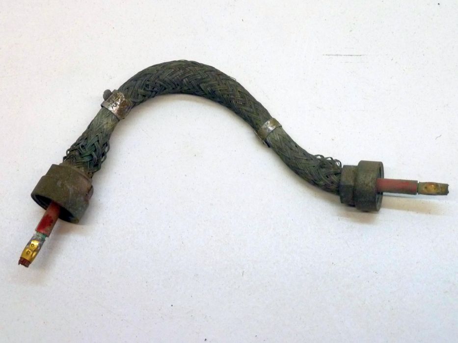 Kabel zwischen Gleichstromlichtmaschine und Entstörer für Klemme B+ (rot), abgeschirmt – Angebot von Ralfs VW-Teile