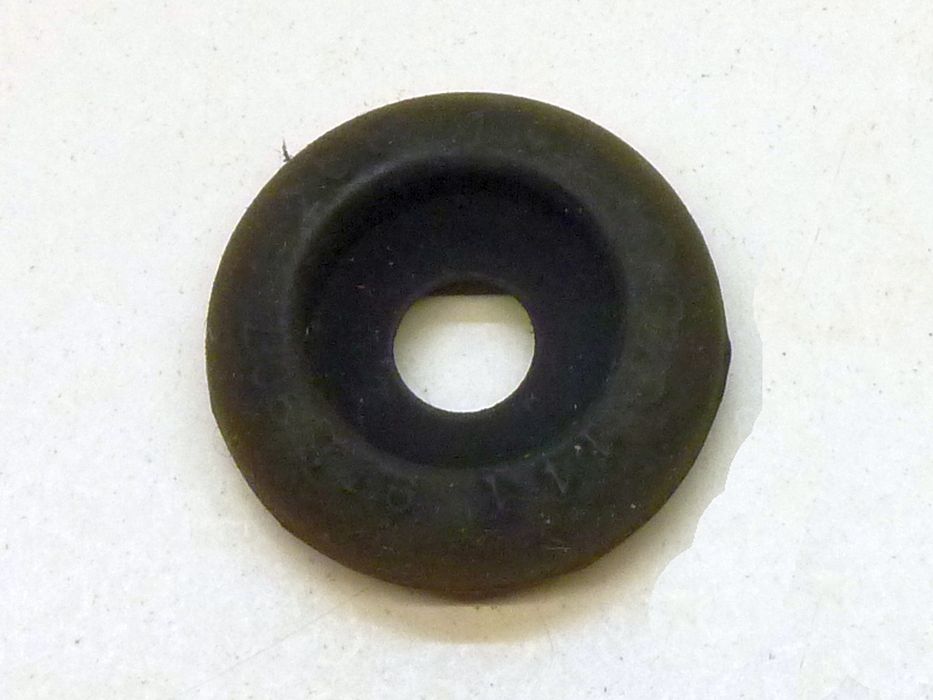 Durchführung für Rückleuchtenkabel im Kotflügel hinten, Bj. 05/61 - 07/67 und Fernlichtkabel vorne, Lochdurchmesser 15mm – Angebot von Ralfs VW-Teile
