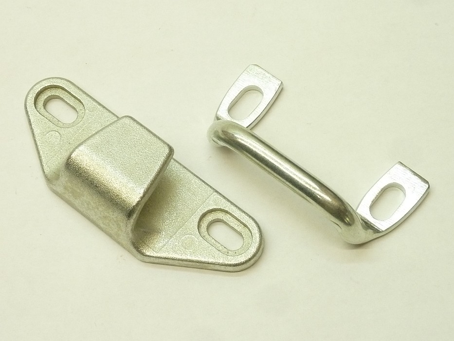 Halter+Haken für Beifahrersitzlehne an Trennwand, "hoch"