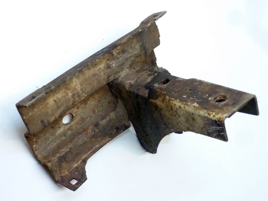 Halter für Stoßstange, hinten rechts – Angebot von Ralfs VW-Teile