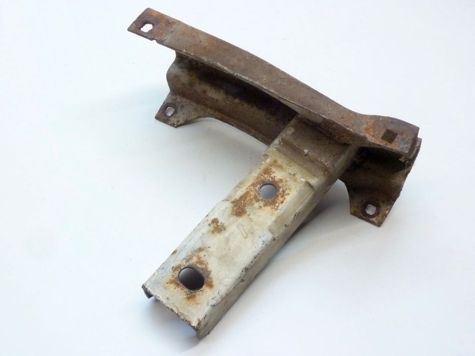 Halter für Stoßstange, hinten rechts – Angebot von Ralfs VW-Teile