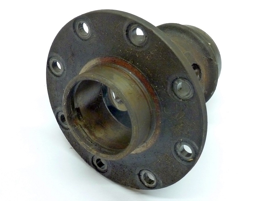 Gehäuse für Differential, für Vollsynchrongetriebe, 8 Befestigungslöcher mit Ø 10 mm