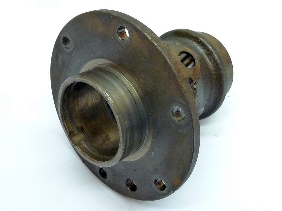 Gehäuse für Differential, für Vollsynchrongetriebe, 6 Befestigungslöcher mit Ø 10 mm