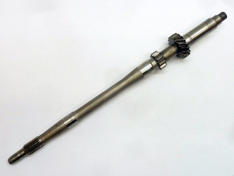 Antriebswelle für teilsynchronisiertes Getriebe, ohne Bund und Nut für hinteres Lager