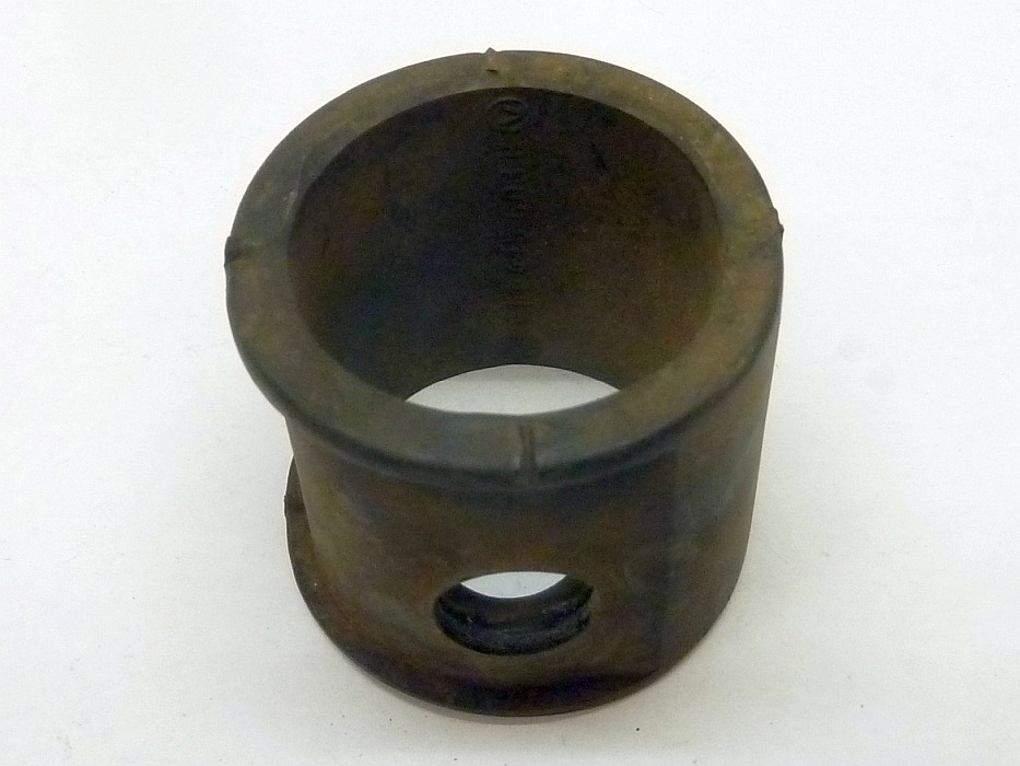 Gummilager zwischen Mantelrohr und Lenkschlossträger