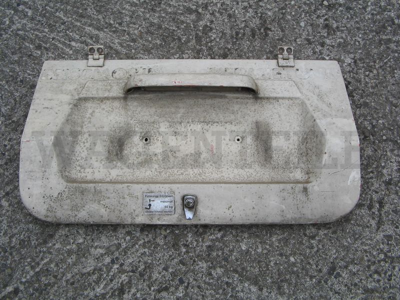 Motordeckel mit Kennzeichenleuchte – Angebot von Wagenteile